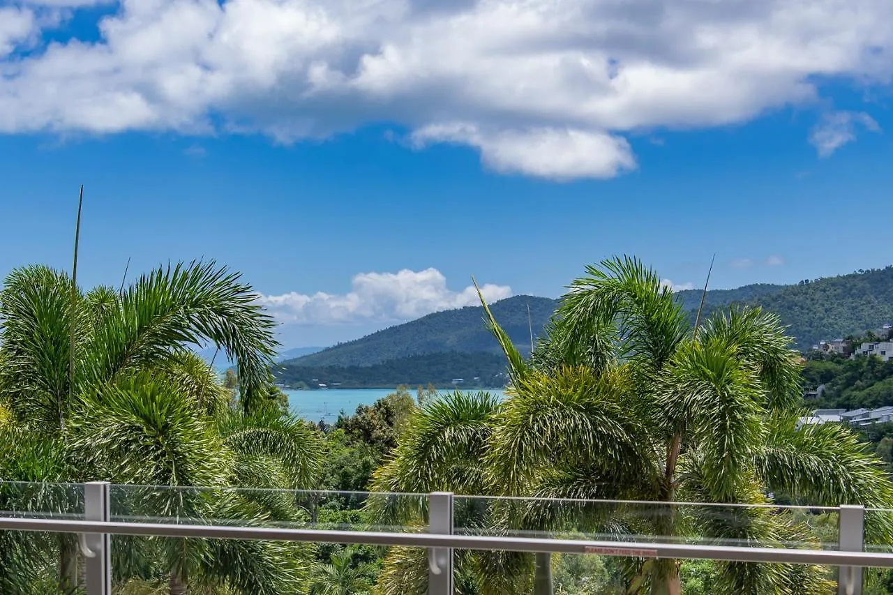 Airlie Beach Retreat Where Luxury Meets Horizon Apartment