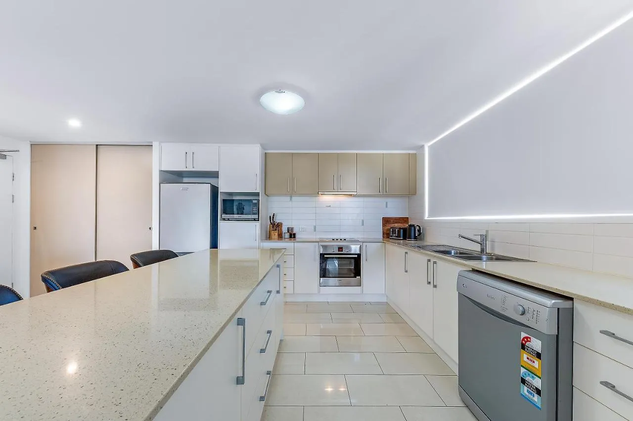Airlie Beach Retreat Where Luxury Meets Horizon Apartment